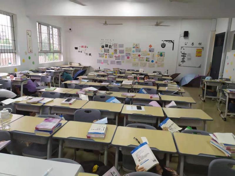 景德镇市卫生学校之防灾减灾主题班会