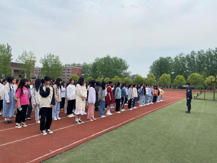 特警支队反恐防暴大队卫校安全教育行