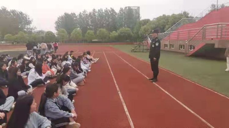 特警支队反恐防暴大队卫校安全教育行