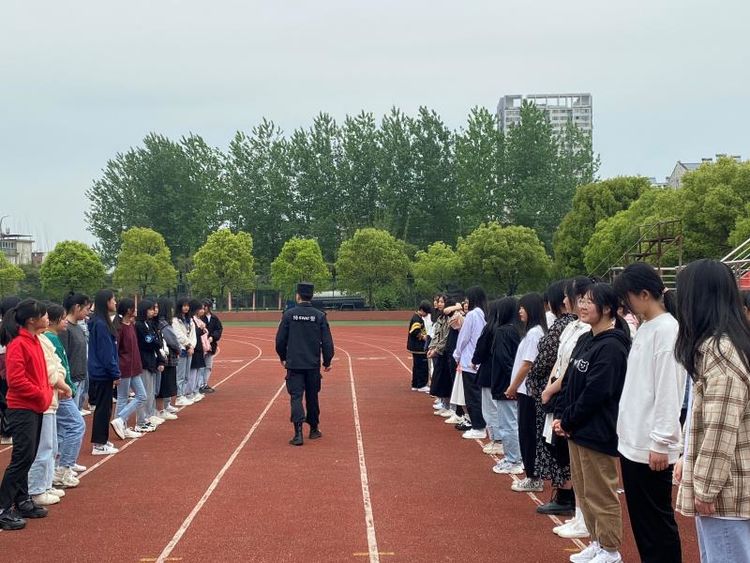 特警支队反恐防暴大队卫校安全教育行