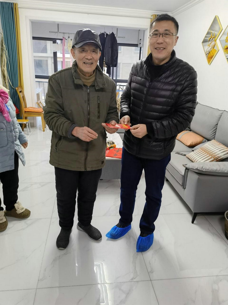 景德镇市卫生学校春节前夕走访慰问离退休老干部