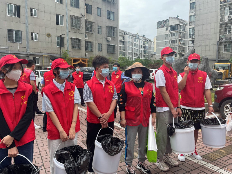 市卫校开展爱国卫生月“大清扫、大捡拾、大宣传”志愿活动